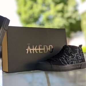 Akedo Sonic 30th Anniversary shoes 10.5